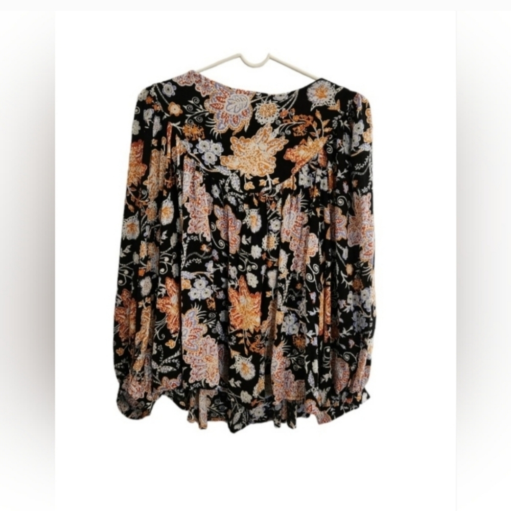 Bohemian style balloon sleeve Nicole Miller shirt 100% rayon